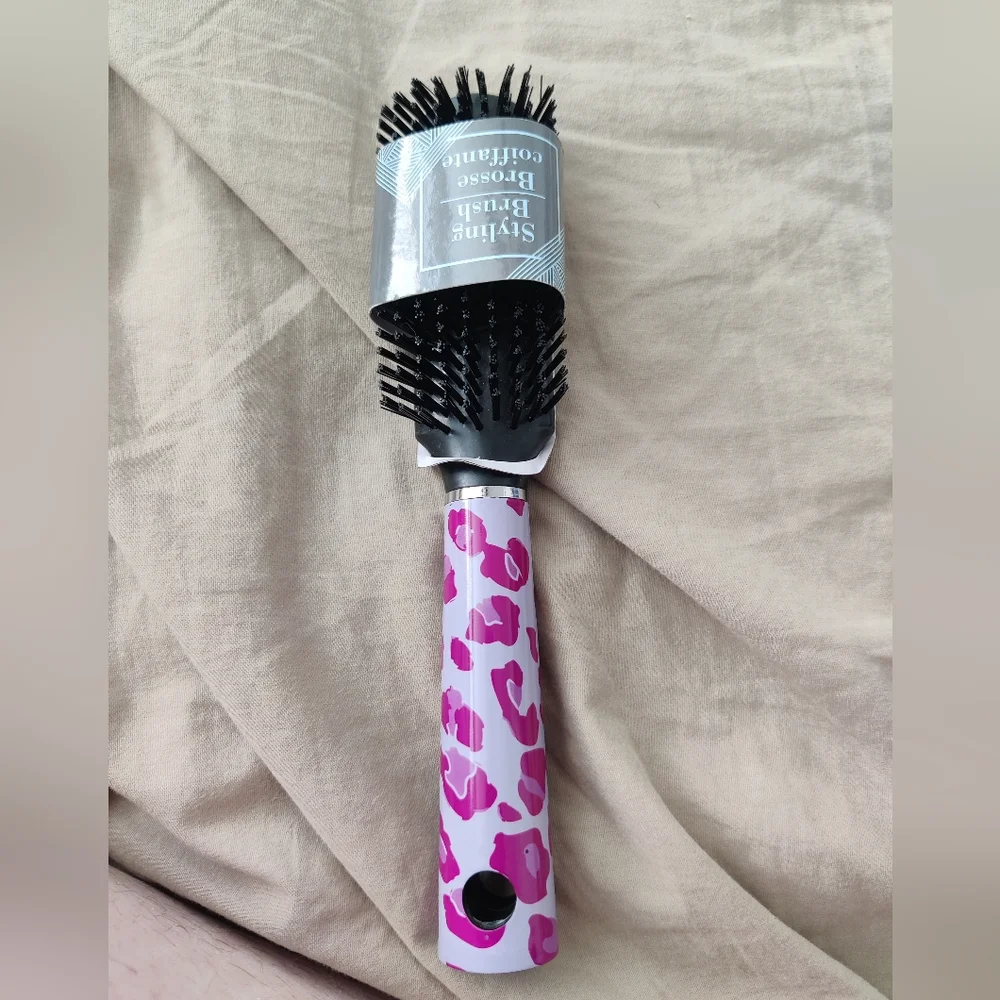 Styling brush - Picture 1 of 1